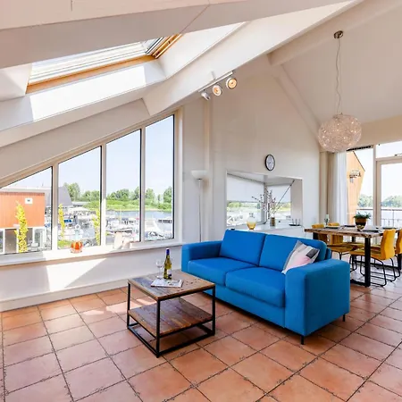 Penthouse * Uitgeest