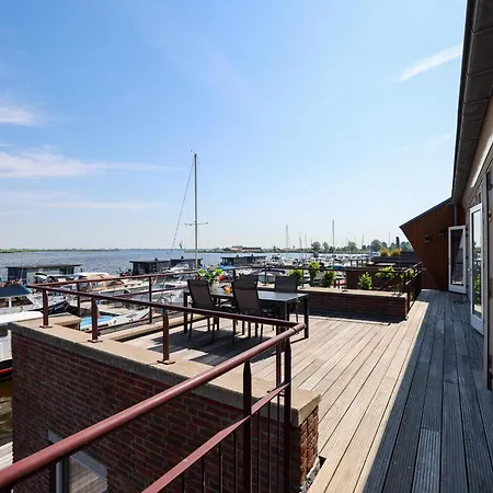 Penthouse * Uitgeest